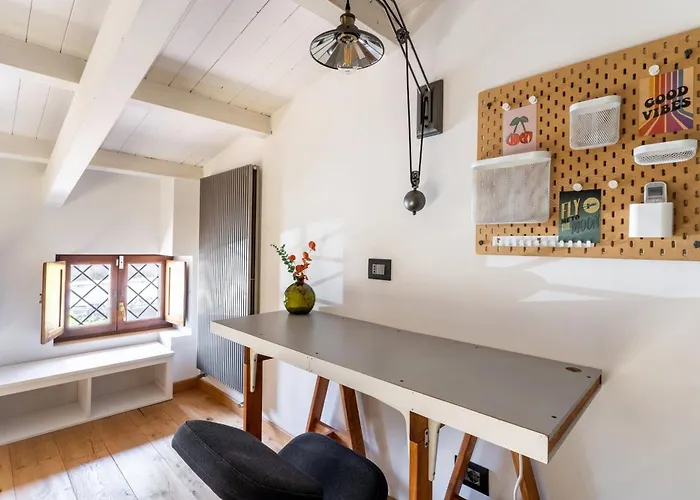 Suede Loft Retreat, Charm, Relax Private Parking