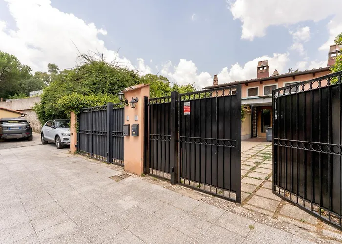 Suede Loft Retreat, Charm, Relax Private Parking